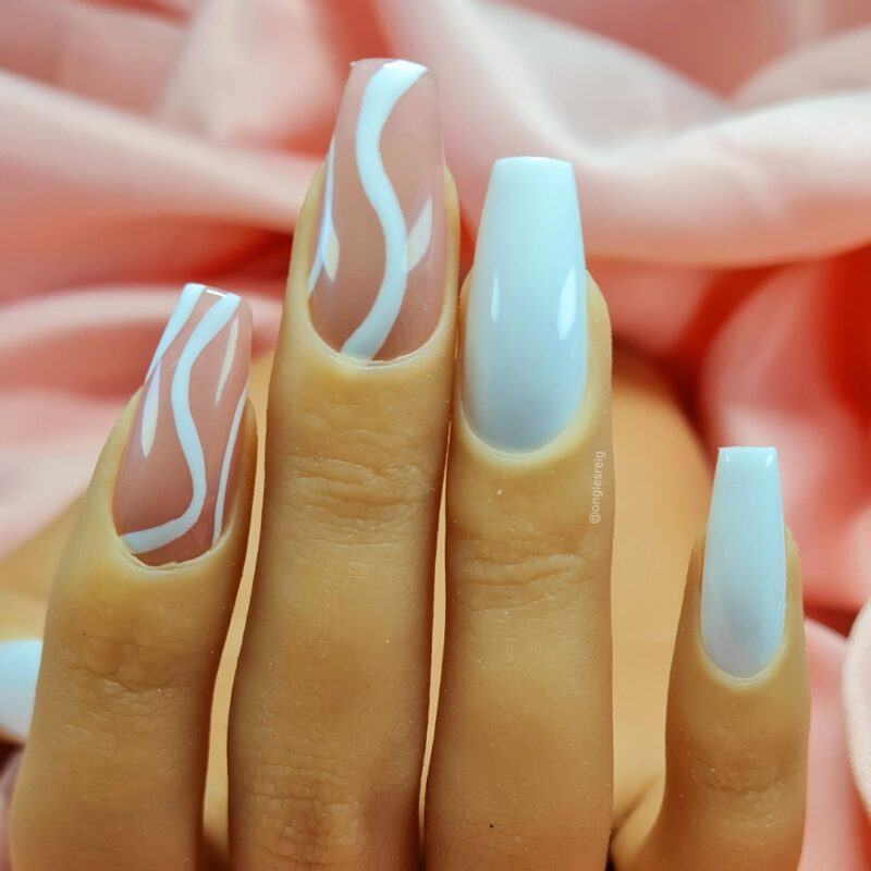 nails swirl White